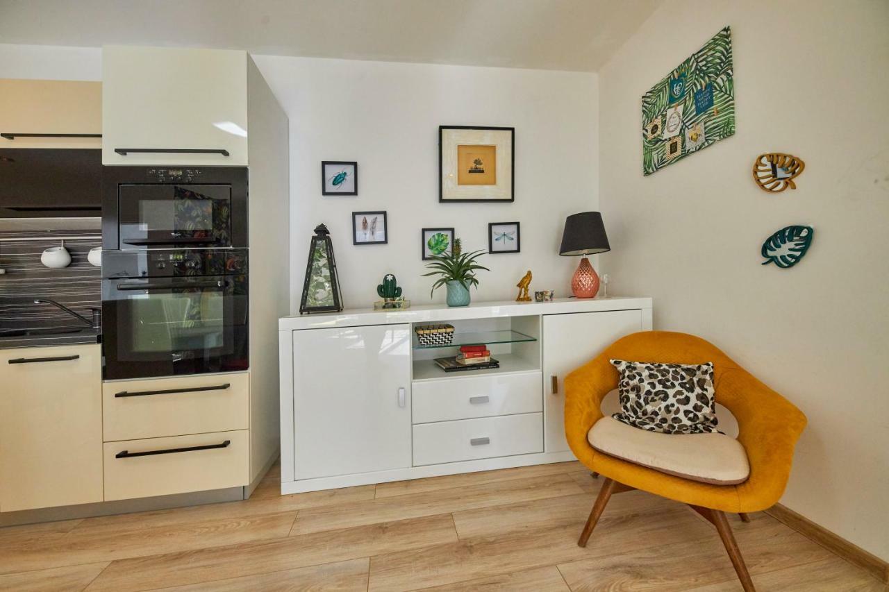 Pineapple Apartment Братислава Екстер'єр фото