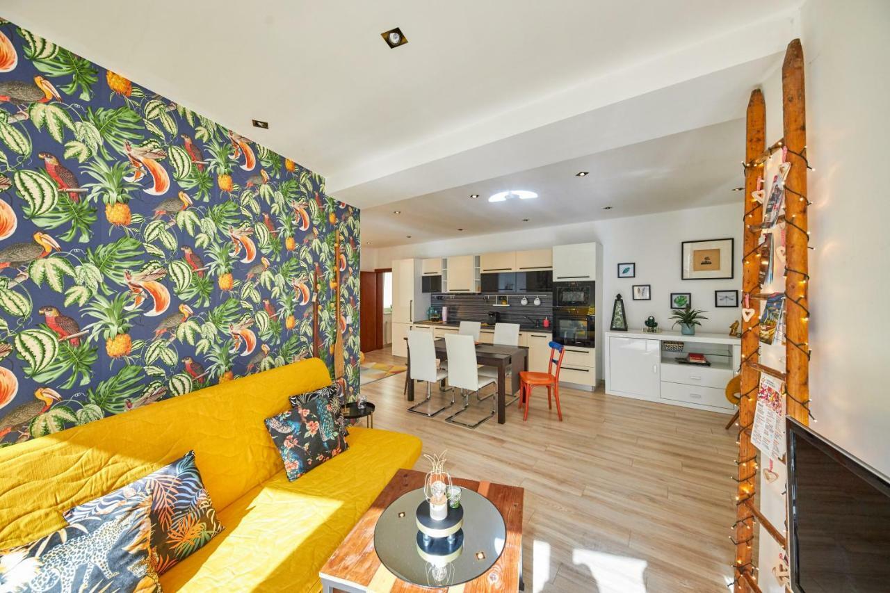 Pineapple Apartment Братислава Екстер'єр фото