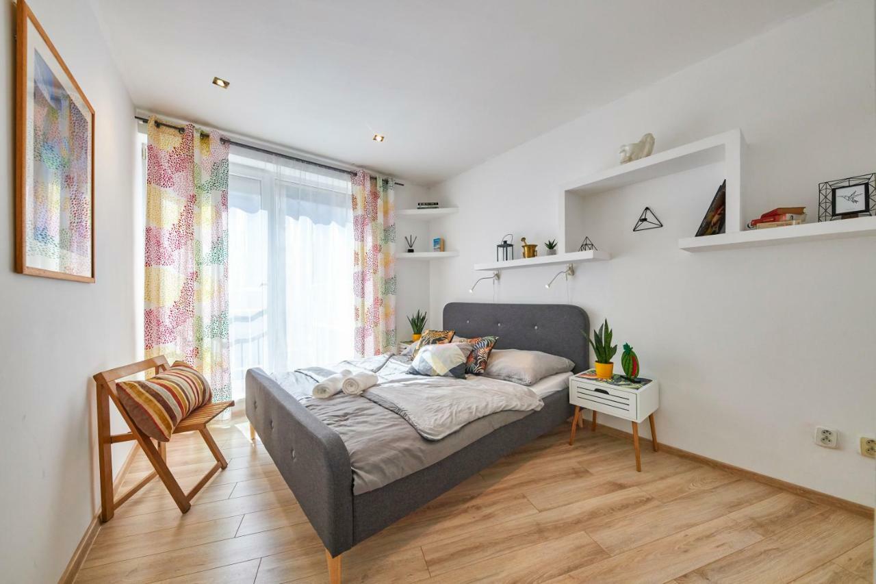 Pineapple Apartment Братислава Екстер'єр фото