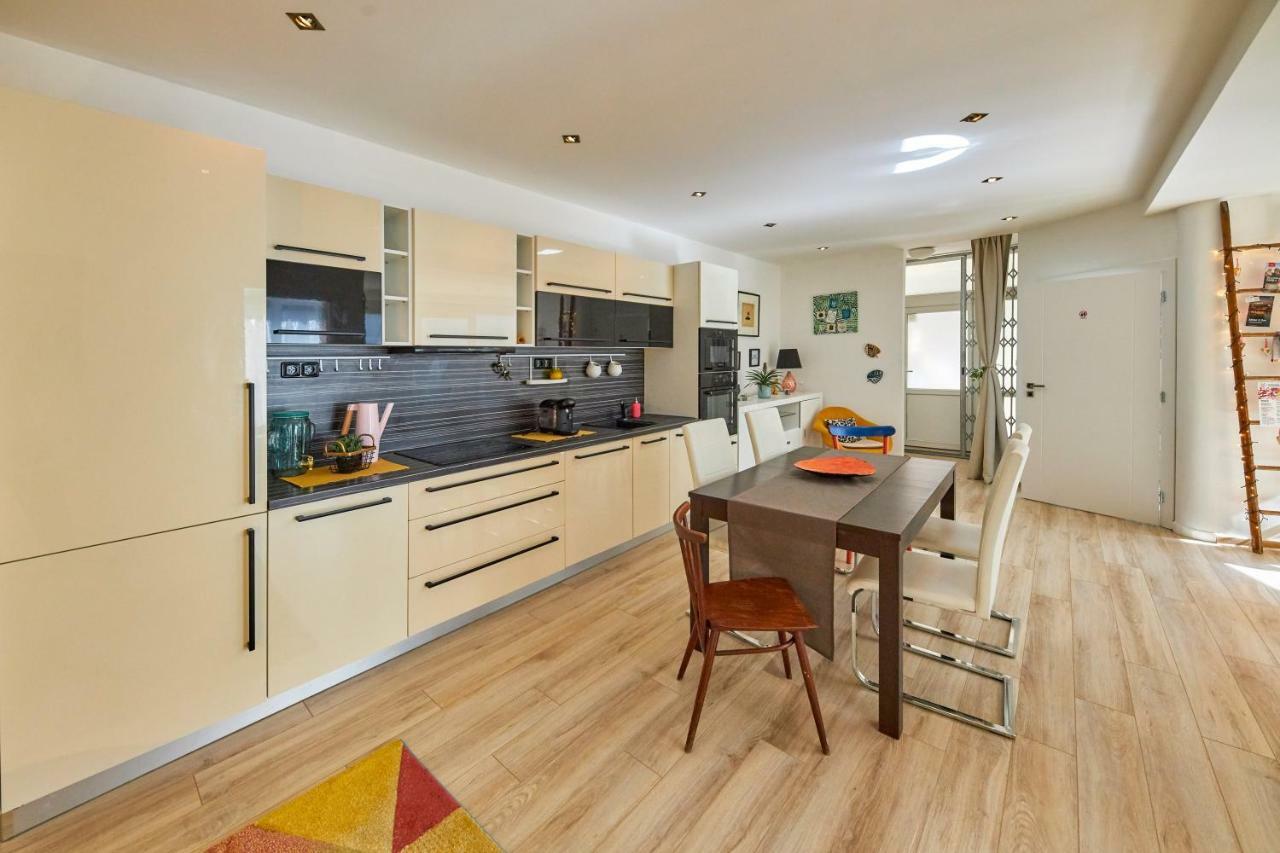 Pineapple Apartment Братислава Екстер'єр фото