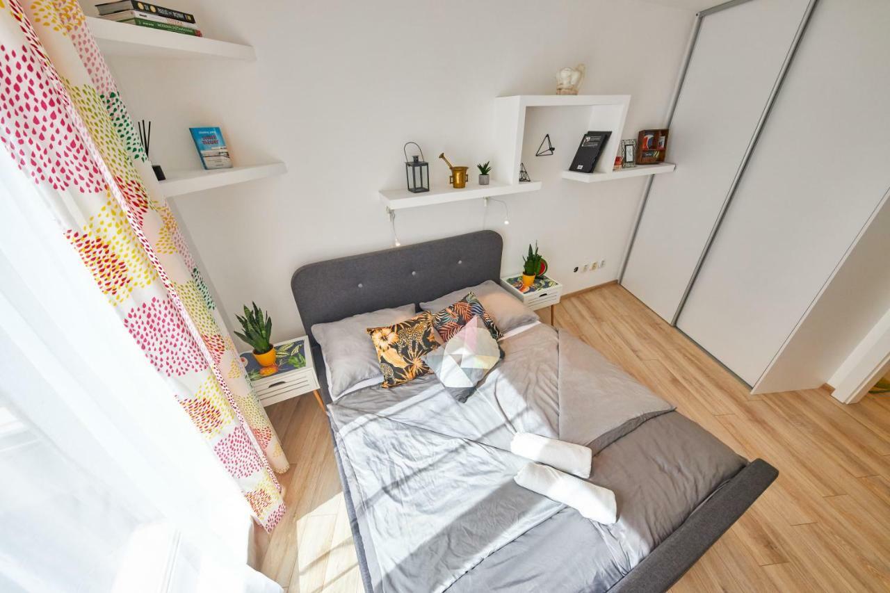 Pineapple Apartment Братислава Екстер'єр фото